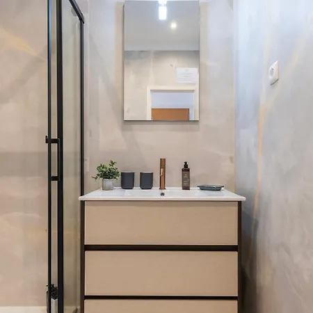 Sunny Design In Praça Flores By Lovelystay Appartement