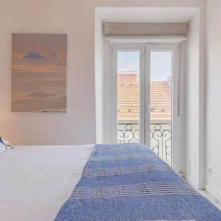 Sunny Design In Praça Flores By Lovelystay Appartement *