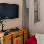 Sunny Design In Praca Flores By Lovelystay Daire Lisboa
