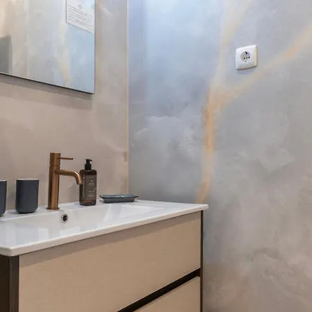 Sunny Design In Praca Flores By Lovelystay Lizbona