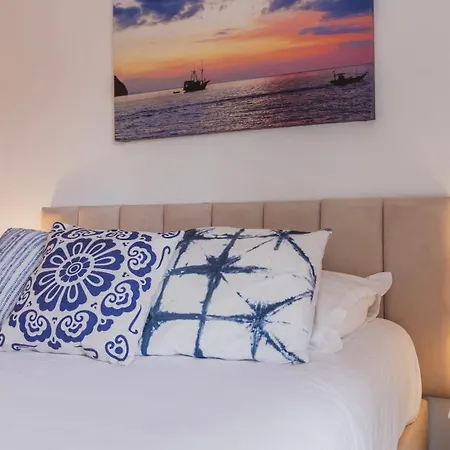 Sunny Design In Praca Flores By Lovelystay *