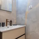 Sunny Design In Praca Flores By Lovelystay ליסבון