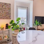דירה Sunny Design In Praca Flores By Lovelystay ליסבון
